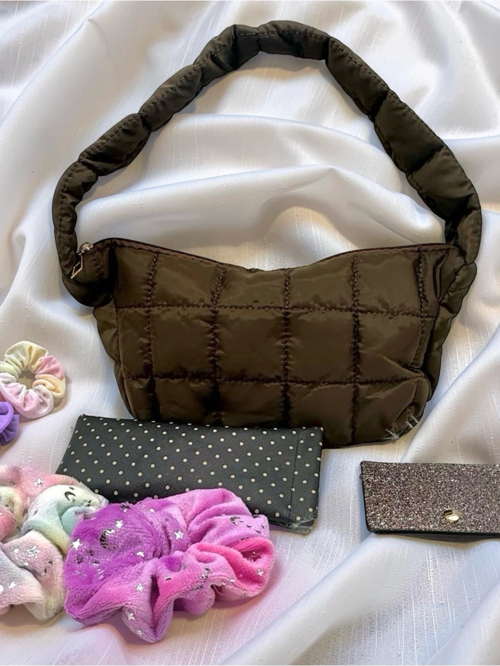 Woman’s Cloud Feel Puffer Quilted Shoulder Bag in Brown - Picture 2 of 6
